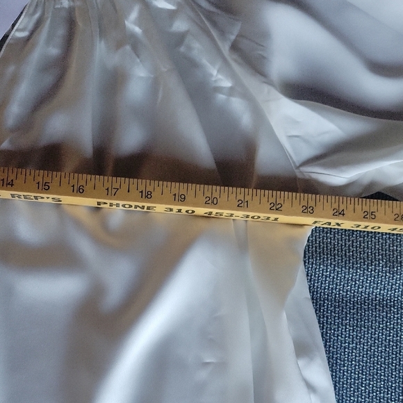 FRAME Women's Shirred Ivory  Blouse NWT Size M - Picture 8 of 13